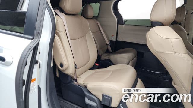 Toyota Sienna 2023 — Şəkil 12/20