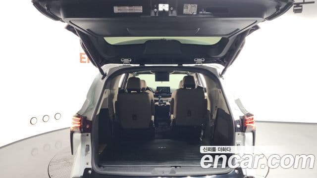 Toyota Sienna 2023 — Şəkil 20/20