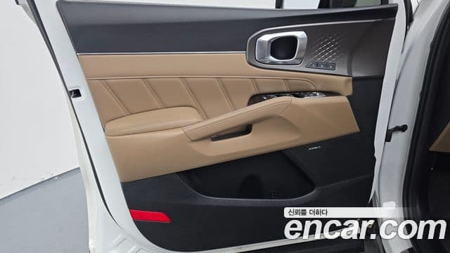 Kia Sorento 2024 — Фото 19/20