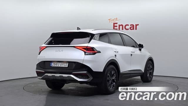 Kia Sportage 2023 — ფოტო 2/20