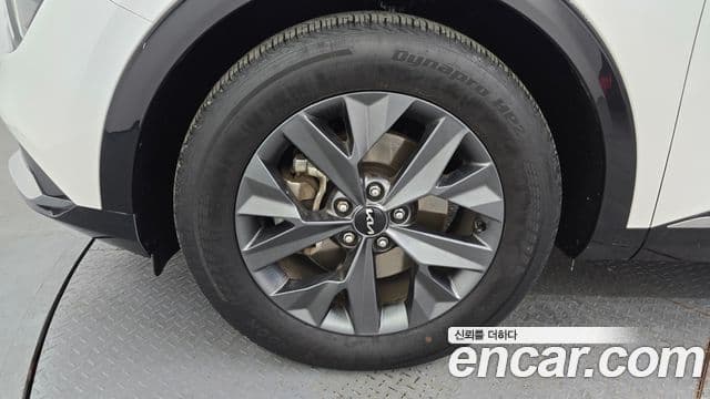Kia Sportage 2023 — ფოტო 5/20