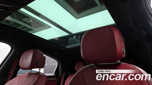 Porsche Cayenne 2022 — ფოტო 17/20