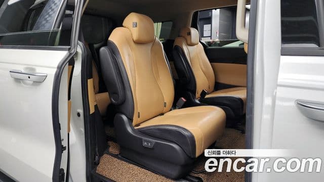 Kia Carnival 2021 — Şəkil 12/20