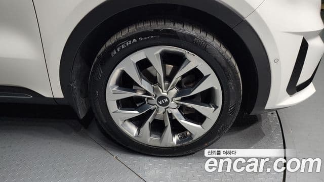 Kia Sorento 2020 — Фото 5/20
