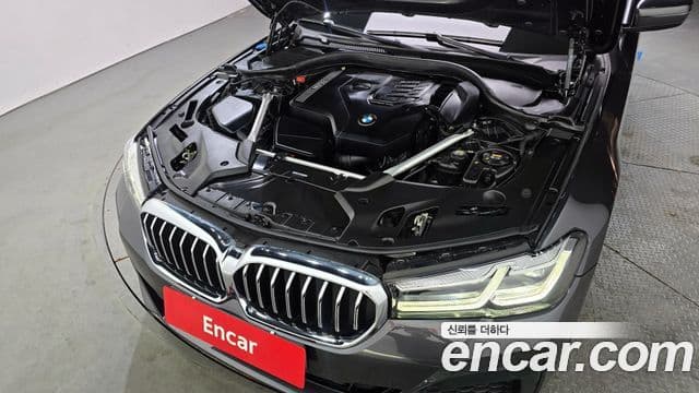 BMW 5 Series 2022 — ფოტო 6/20