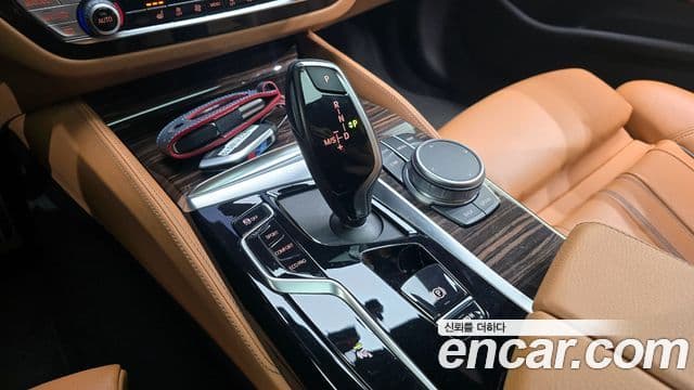 BMW 5 Series 2022 — ფოტო 9/20