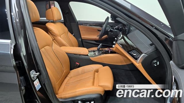 BMW 5 Series 2022 — ფოტო 12/20
