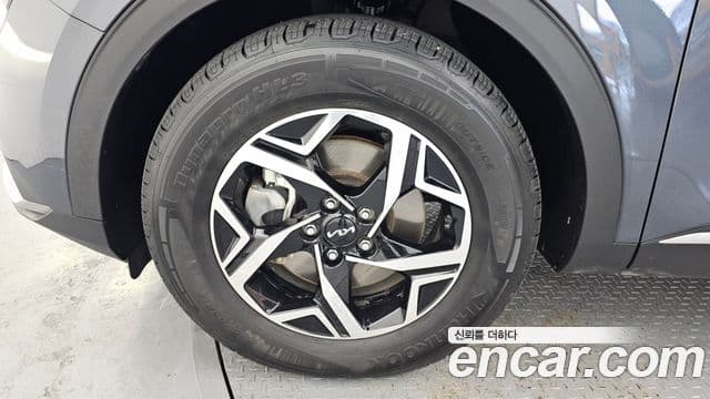 Kia Sportage 2022 — ფოტო 4/20