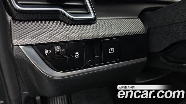 Kia Sportage 2022 — ფოტო 17/20