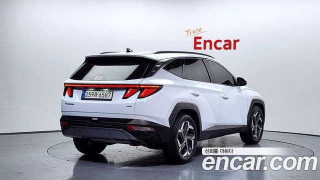 Hyundai Tucson Hybrid 2022 — ფოტო 20/20