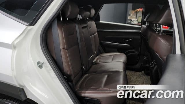 Hyundai Tucson Hybrid 2022 — ფოტო 8/20