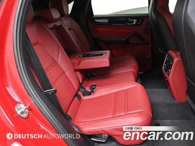 Porsche Cayenne 2021 — ფოტო 2/20