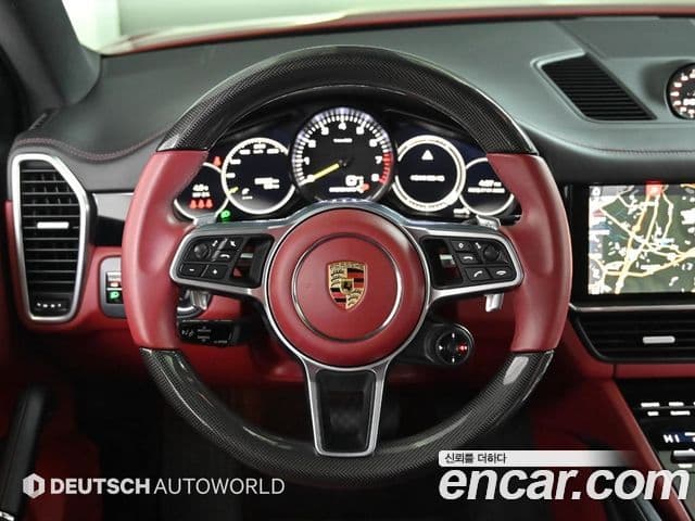 Porsche Cayenne 2021 — ფოტო 11/20