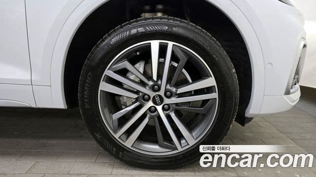 Audi Q5 2021 — Photo 5/20