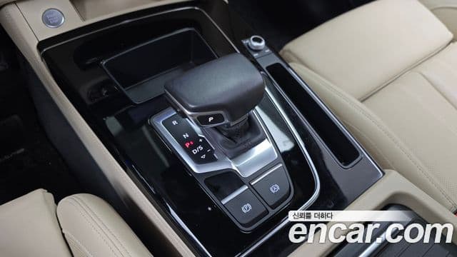 Audi Q5 2021 — Photo 12/20