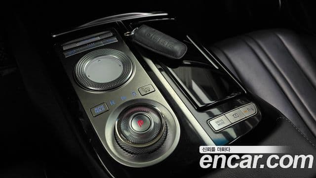 Genesis Electrified G80 2020 — ფოტო 8/20