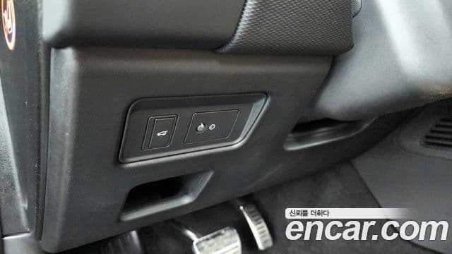 Land Rover Discovery 5 2024 — Фото 16/20