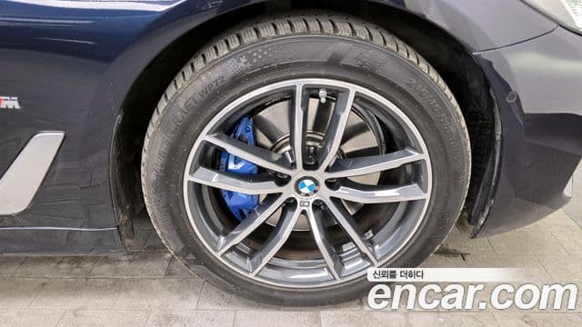 BMW 5 Series 2021 — ფოტო 5/20
