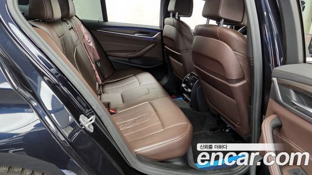 BMW 5 Series 2021 — ფოტო 12/20