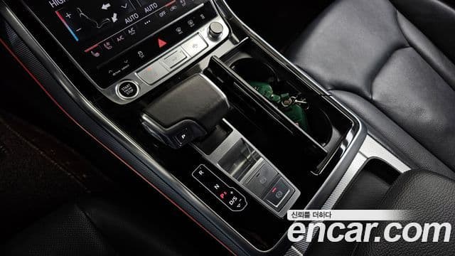 Audi Q8 2021 — Photo 15/20