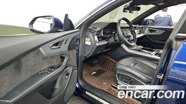 Audi Q8 2021 — Photo 14/20