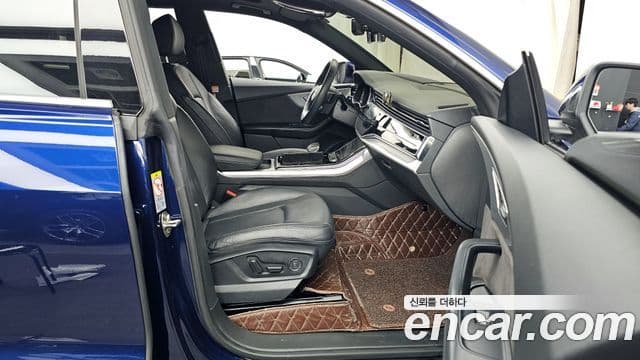 Audi Q8 2021 — Photo 7/20