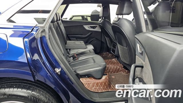 Audi Q8 2021 — Photo 9/20