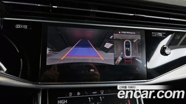 Audi Q8 2021 — Photo 5/20