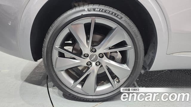 Genesis GV70 2022 — ფოტო 5/20