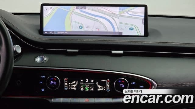 Genesis GV70 2022 — ფოტო 14/20