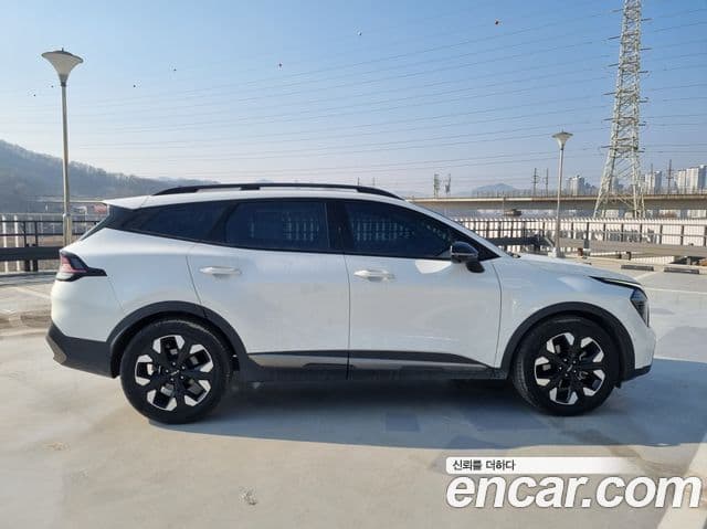 Kia Sportage 2023 — ფოტო 4/20