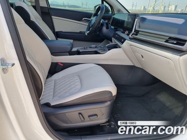 Kia Sportage 2023 — ფოტო 17/20