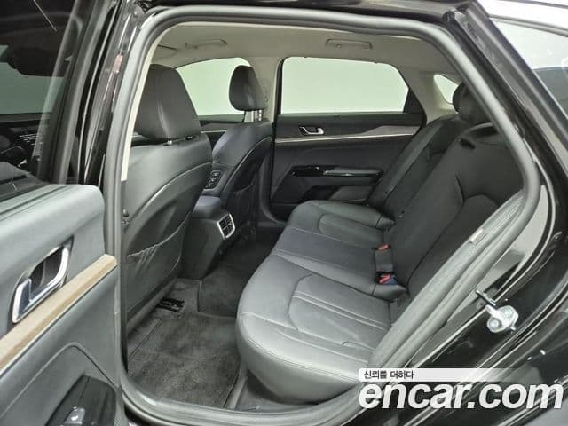 Kia K5 2023 — Şəkil 11/18