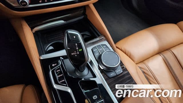 BMW 5 Series 2022 — ფოტო 6/19