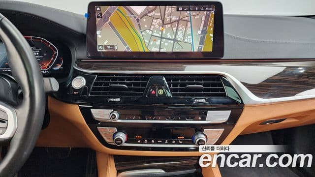 BMW 5 Series 2022 — ფოტო 12/19