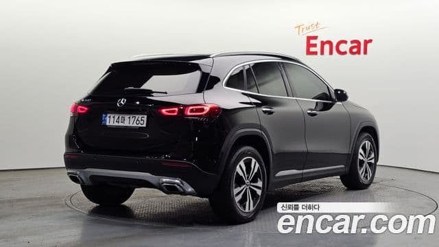Mercedes-Benz GLA-Class 2021 — Şəkil 11/20