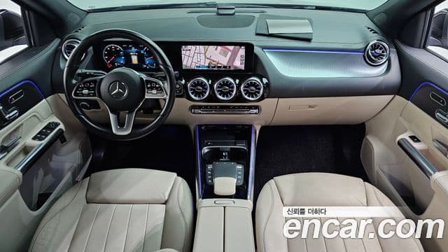 Mercedes-Benz GLA-Class 2021 — Şəkil 16/20