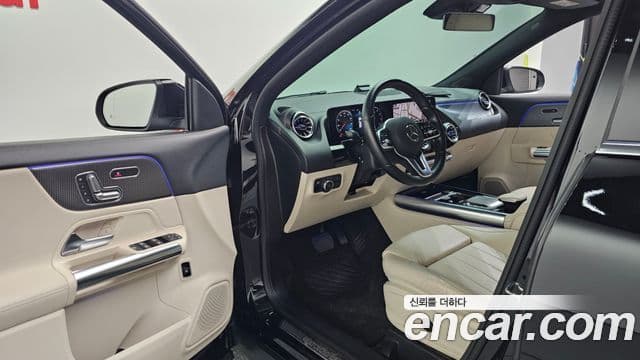 Mercedes-Benz GLA-Class 2021 — Şəkil 6/20