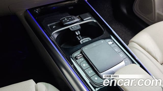 Mercedes-Benz GLA-Class 2021 — Şəkil 1/20