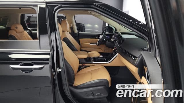 Kia Carnival 2023 — Şəkil 10/20