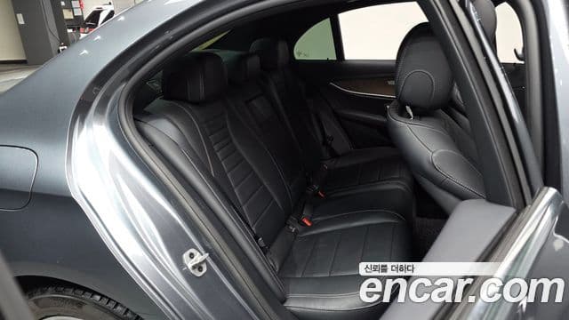 Mercedes-Benz E-Class 2021 — Şəkil 11/20