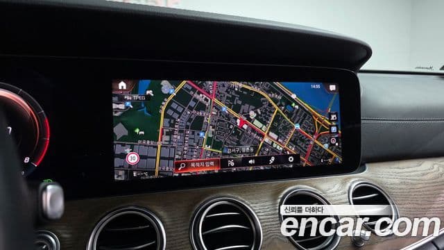 Mercedes-Benz E-Class 2021 — Şəkil 14/20