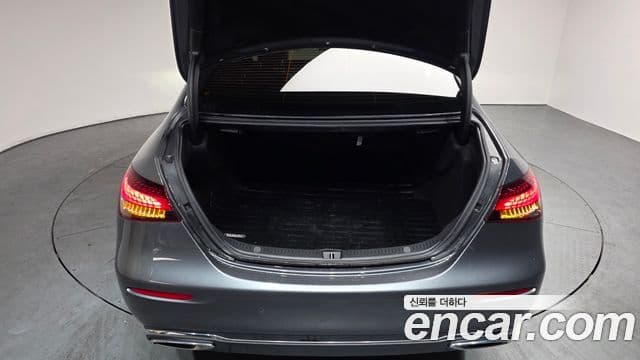 Mercedes-Benz E-Class 2021 — Şəkil 20/20