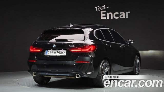 BMW 1 Series 2022 — Şəkil 13/20