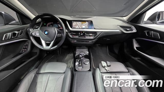 BMW 1 Series 2022 — Şəkil 8/20