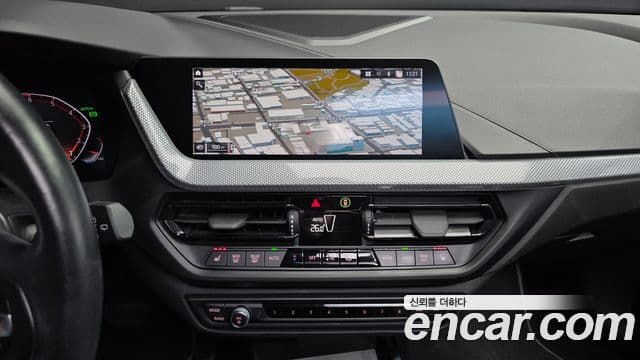 BMW 1 Series 2022 — Şəkil 10/20