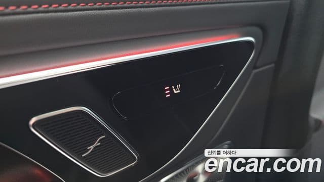 Mercedes-Benz GLC-Class 2025 — ფოტო 19/20