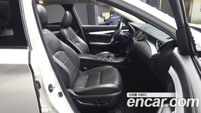 Infiniti QX50 2019 — ფოტო 15/20