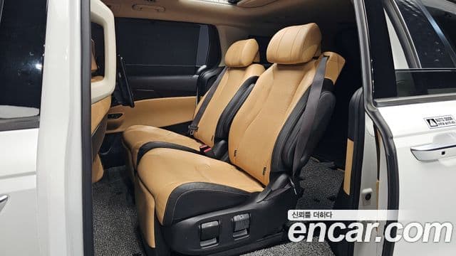 Kia Carnival 2020 — Фото 12/20