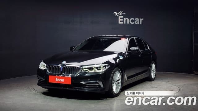 BMW 5 Series 2019 — ფოტო 13/20